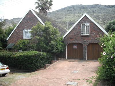 House For Sale in Clovelly, Cape Town