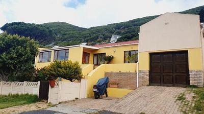 House For Sale in Glencairn, Cape Town