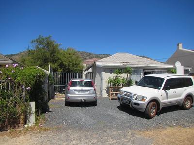 Cottage For Sale in Fish Hoek, Cape Town